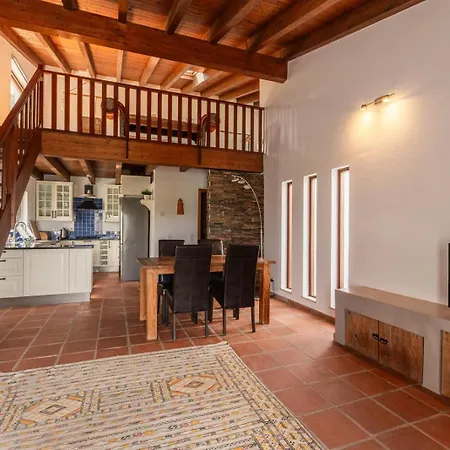 House Fun Ride Surf School *